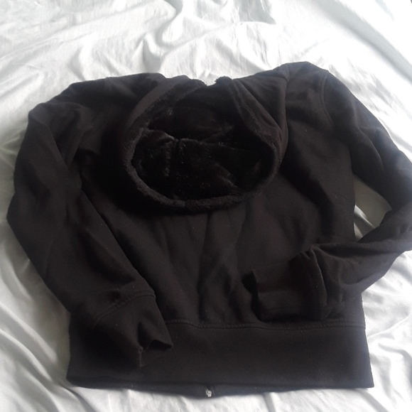 Guess faux fur sweatshirt size small - Picture 3 of 5